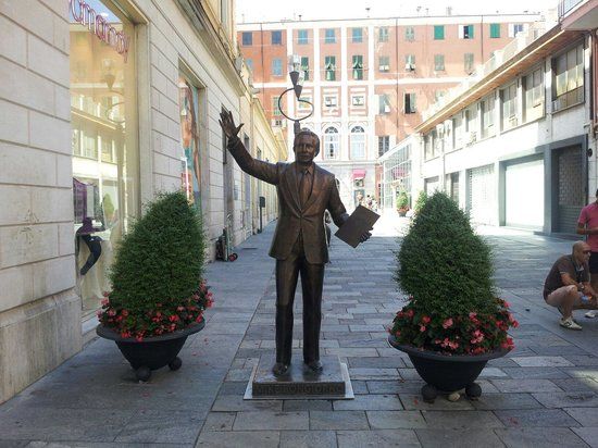 Statue de Mike Bongiorno